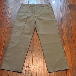 NWT Izod flat front straight fit pants size 36x32